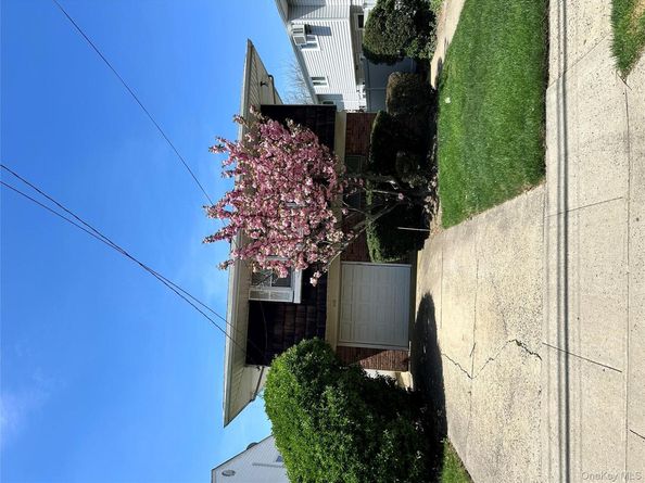 3128 Schreiber Place, Baldwin NY 11510