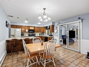 7 Cohrs Court, Moriches NY 11955