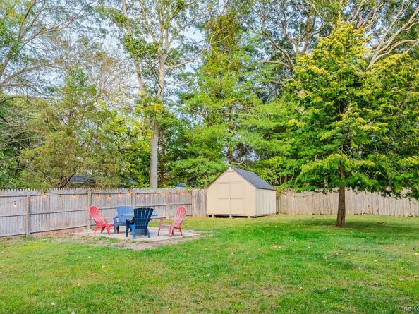 7 Cohrs Court, Moriches NY 11955