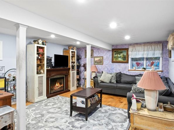 7 Cohrs Court, Moriches NY 11955