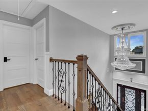 10 Fuschetto Court, Farmingdale NY 11735