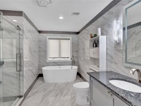 10 Fuschetto Court, Farmingdale NY 11735