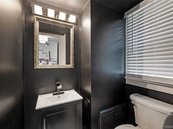 60 Aberfoyle Road, New Rochelle NY 10804