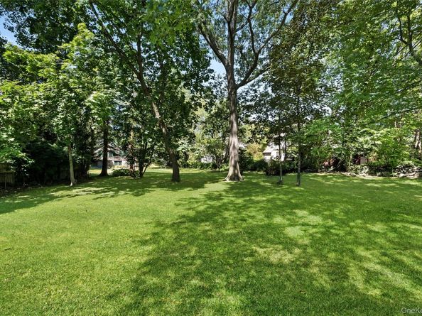 60 Aberfoyle Road, New Rochelle NY 10804