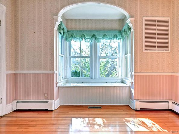 214 Foster Avenue, Sayville NY 11782