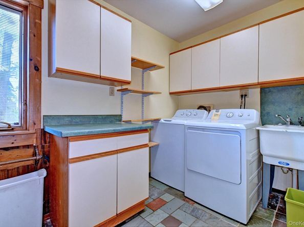 214 Foster Avenue, Sayville NY 11782