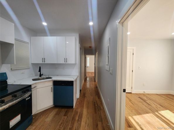 330 Taylor Avenue, Bronx NY 10473