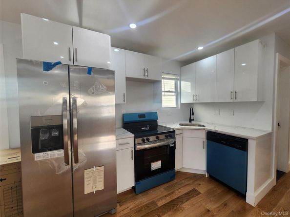 330 Taylor Avenue, Bronx NY 10473