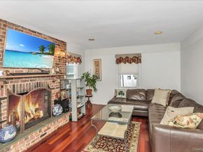 21 Hayden Avenue, Great Neck NY 11024