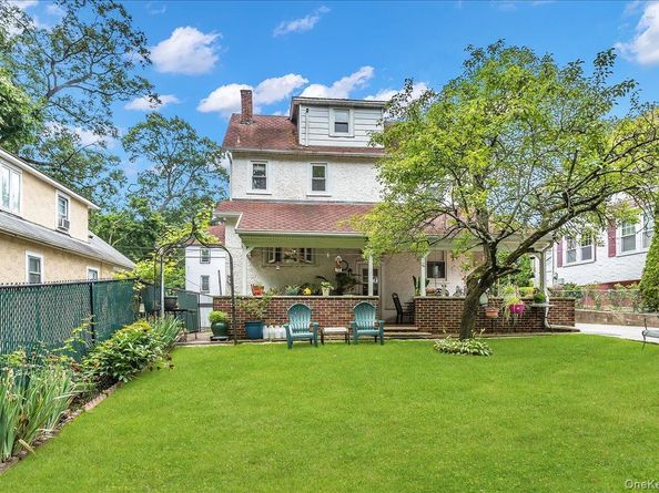21 Hayden Avenue, Great Neck NY 11024