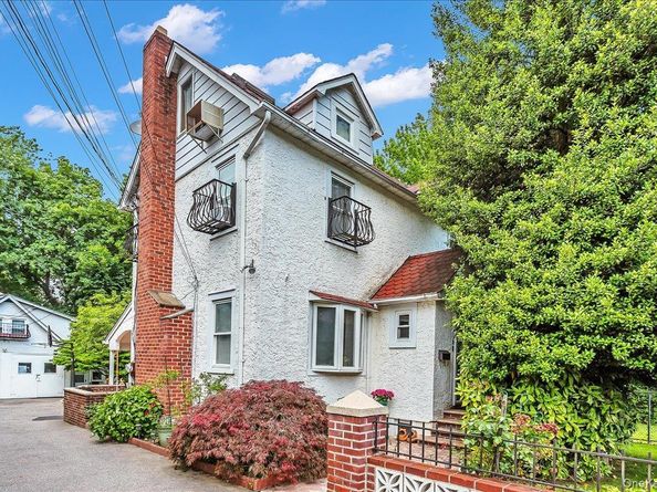 21 Hayden Avenue, Great Neck NY 11024