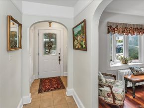 21 Hayden Avenue, Great Neck NY 11024