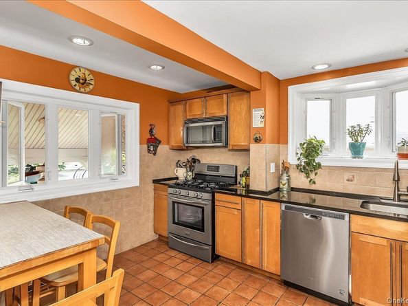 21 Hayden Avenue, Great Neck NY 11024