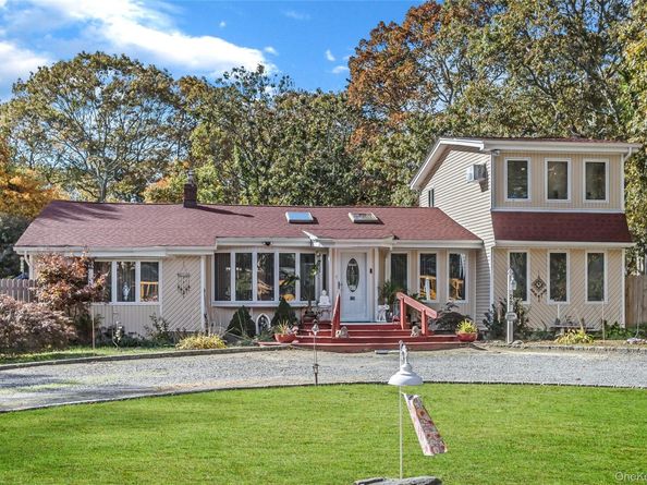 28 Roberts Road W, Shirley NY 11967