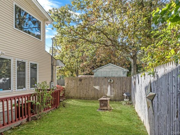 28 Roberts Road W, Shirley NY 11967