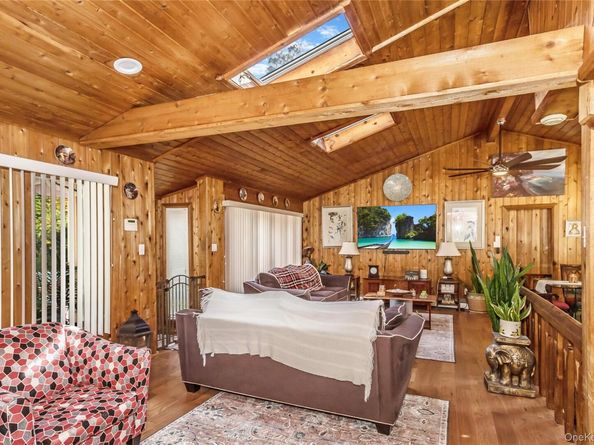 28 Roberts Road W, Shirley NY 11967