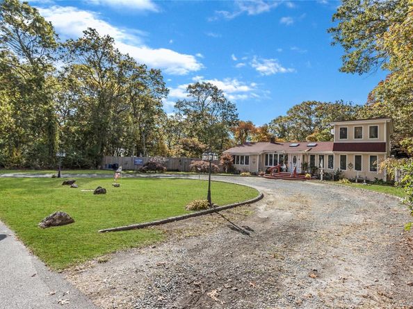 28 Roberts Road W, Shirley NY 11967