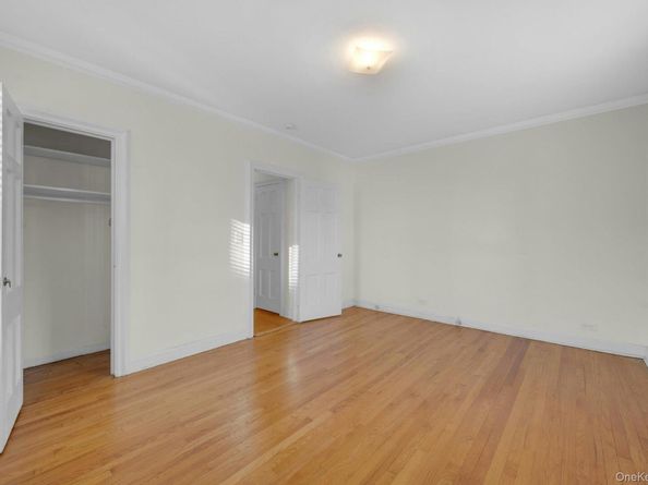 5 Midland Gardens 3M, Bronxville NY 10708