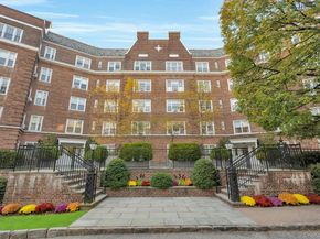 5 Midland Gardens 3M, Bronxville NY 10708