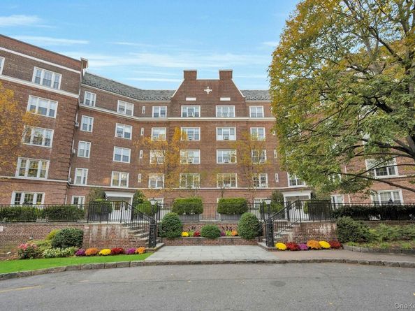 5 Midland Gardens 3M, Bronxville NY 10708