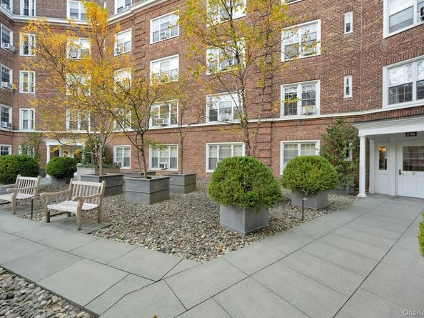 5 Midland Gardens 3M, Bronxville NY 10708