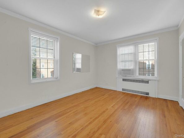 5 Midland Gardens 3M, Bronxville NY 10708
