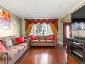165 Lenox Avenue, Uniondale NY 11553