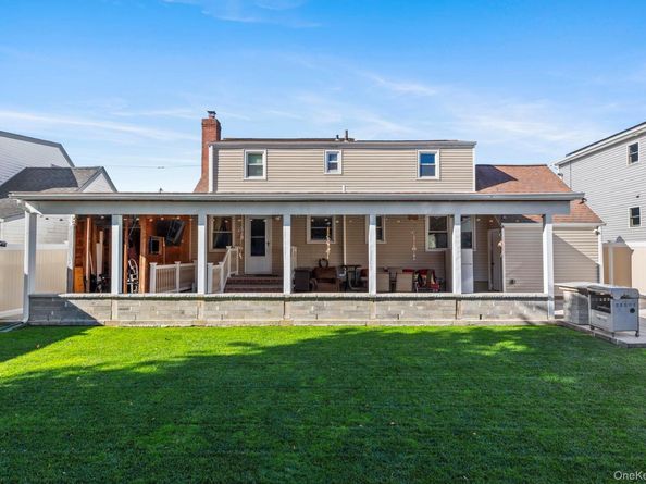 165 Lenox Avenue, Uniondale NY 11553