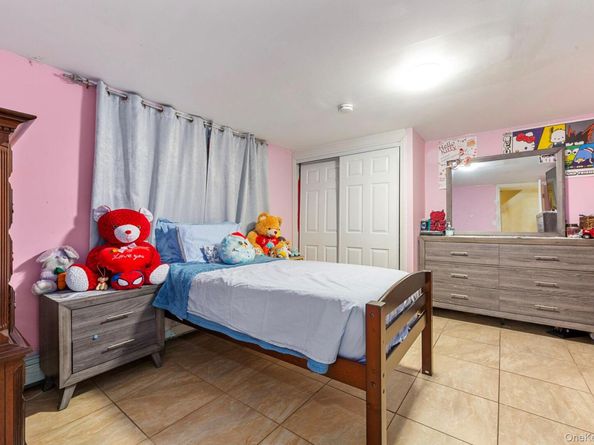 165 Lenox Avenue, Uniondale NY 11553