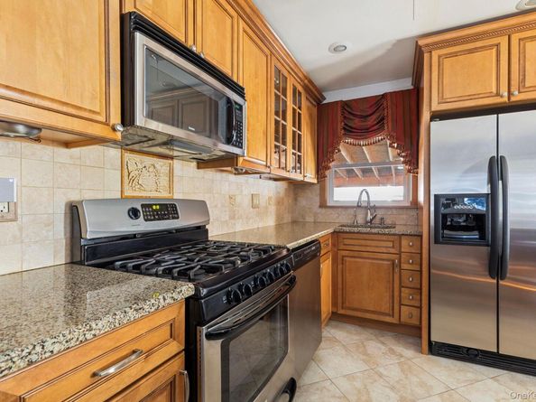 165 Lenox Avenue, Uniondale NY 11553