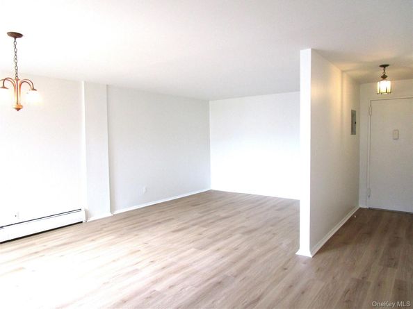 75 Noble Street 126, Lynbrook NY 11563