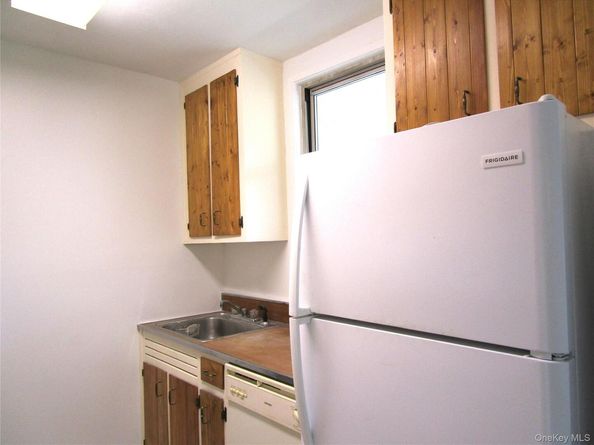 75 Noble Street 126, Lynbrook NY 11563