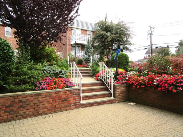 75 Noble Street 126, Lynbrook NY 11563