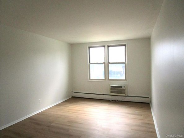 75 Noble Street 126, Lynbrook NY 11563