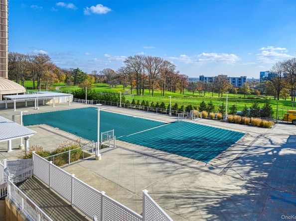 269-10 Grand Central Parkway 30N, Floral Park NY 11005