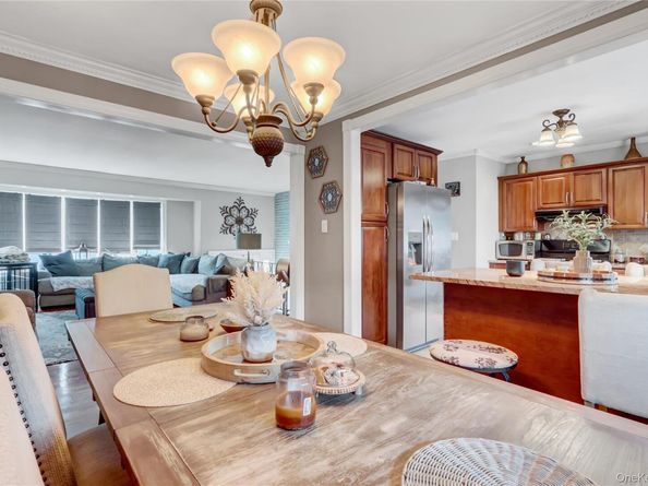 2573 Harvard Lane, Seaford NY 11783