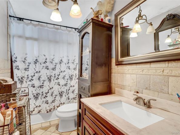 2573 Harvard Lane, Seaford NY 11783