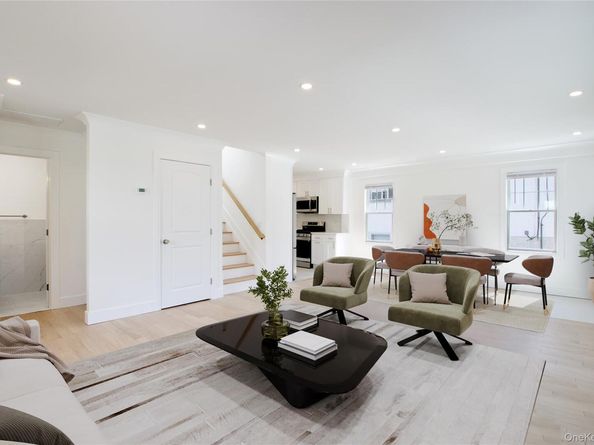 46 Linwood Road N, Port Washington NY 11050