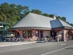 77 Washington Avenue, Dobbs Ferry NY 10522