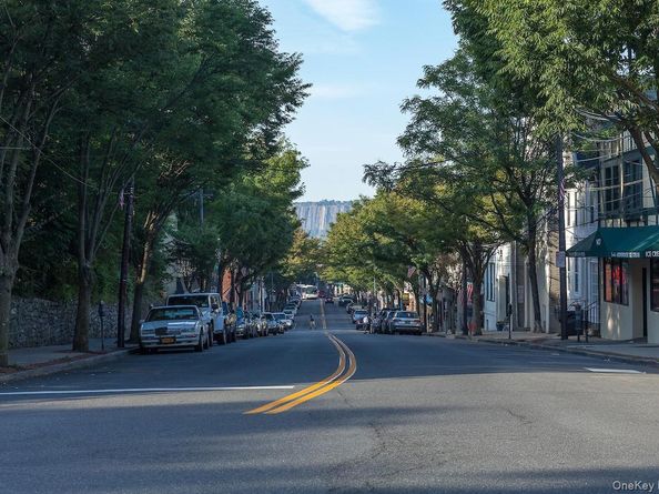 77 Washington Avenue, Dobbs Ferry NY 10522