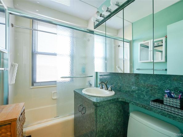 61-20 Grand Central Parkway C 306, Forest Hills NY 11375