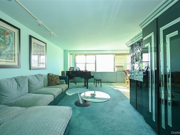 61-20 Grand Central Parkway C 306, Forest Hills NY 11375