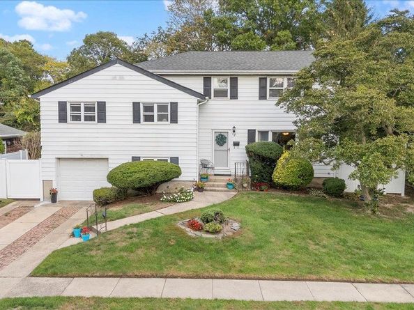 86 Caffrey Avenue, Bethpage NY 11714