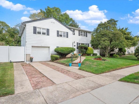 86 Caffrey Avenue, Bethpage NY 11714