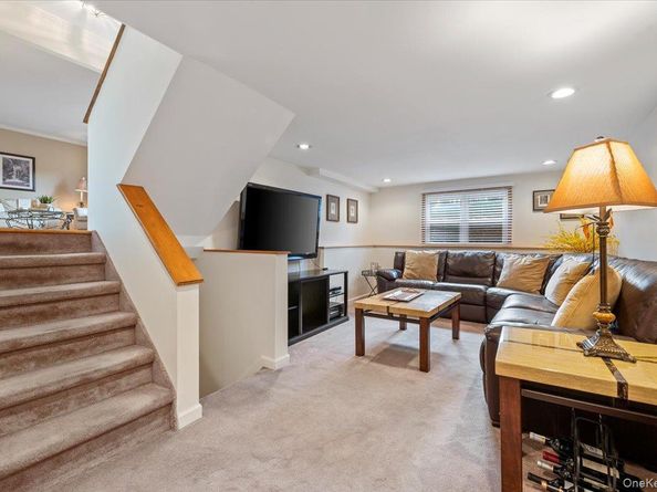 86 Caffrey Avenue, Bethpage NY 11714