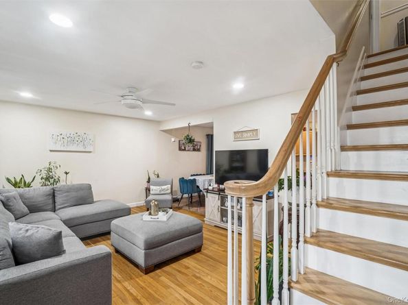 29 Lexington Avenue, West Babylon NY 11704