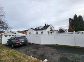 883 McKenna Avenue, Baldwin NY 11510