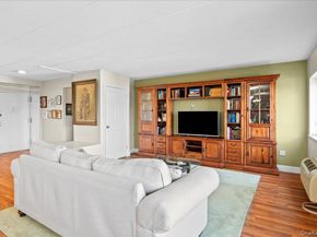 30 Greenridge Avenue 4M, White Plains NY 10605