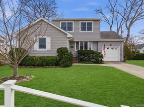 219 E John Street, Lindenhurst NY 11757