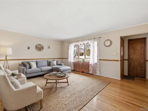 219 E John Street, Lindenhurst NY 11757